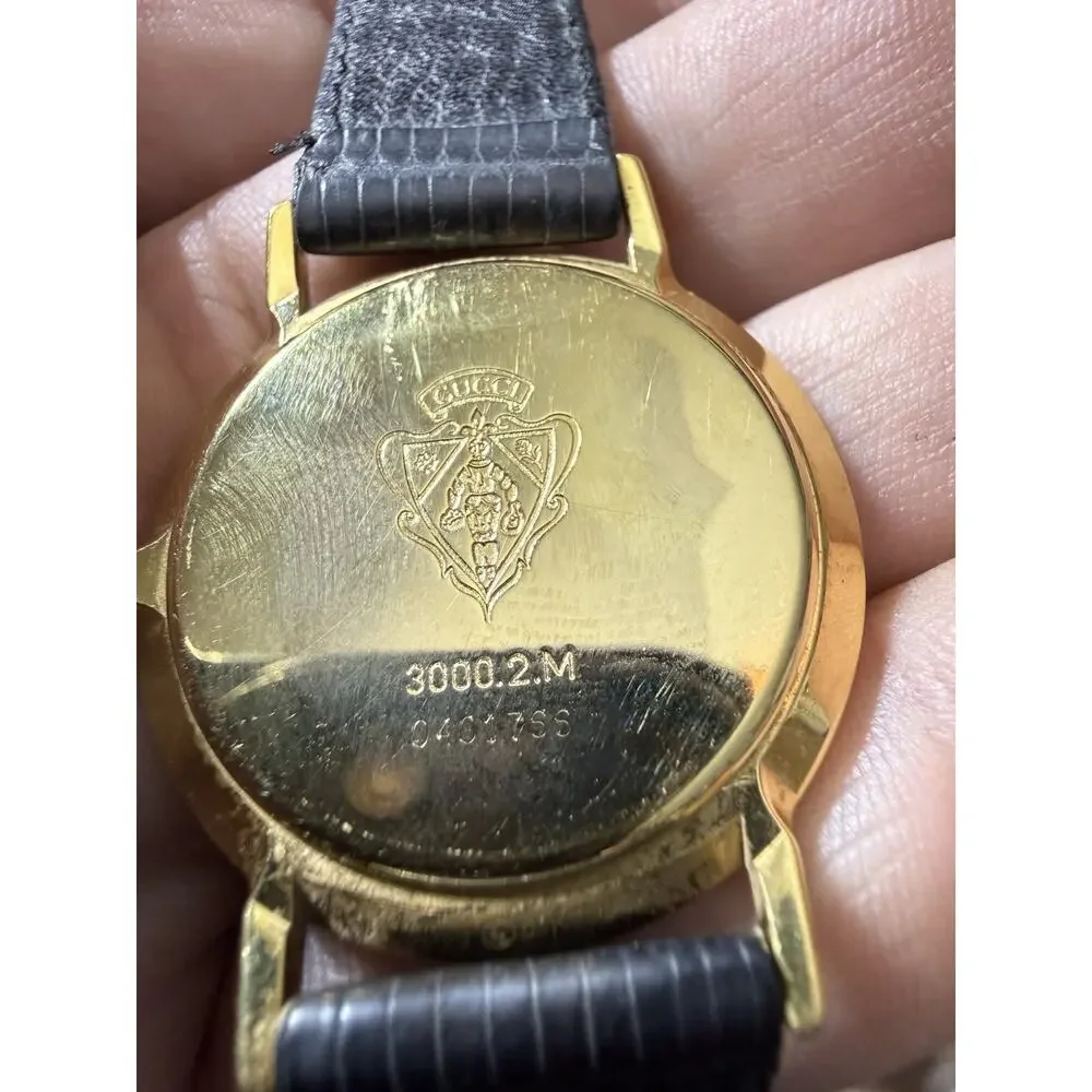 GUCCI Authentic 3000.2.M Quartz Men's Watch Gold Dial Vintage 33mm Swiss Repair